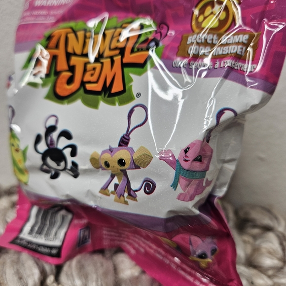 Animal Jam Blind Bag Lot of 5 Plush Clip Collectible Charms Secret Game Code - Picture 4 of 5